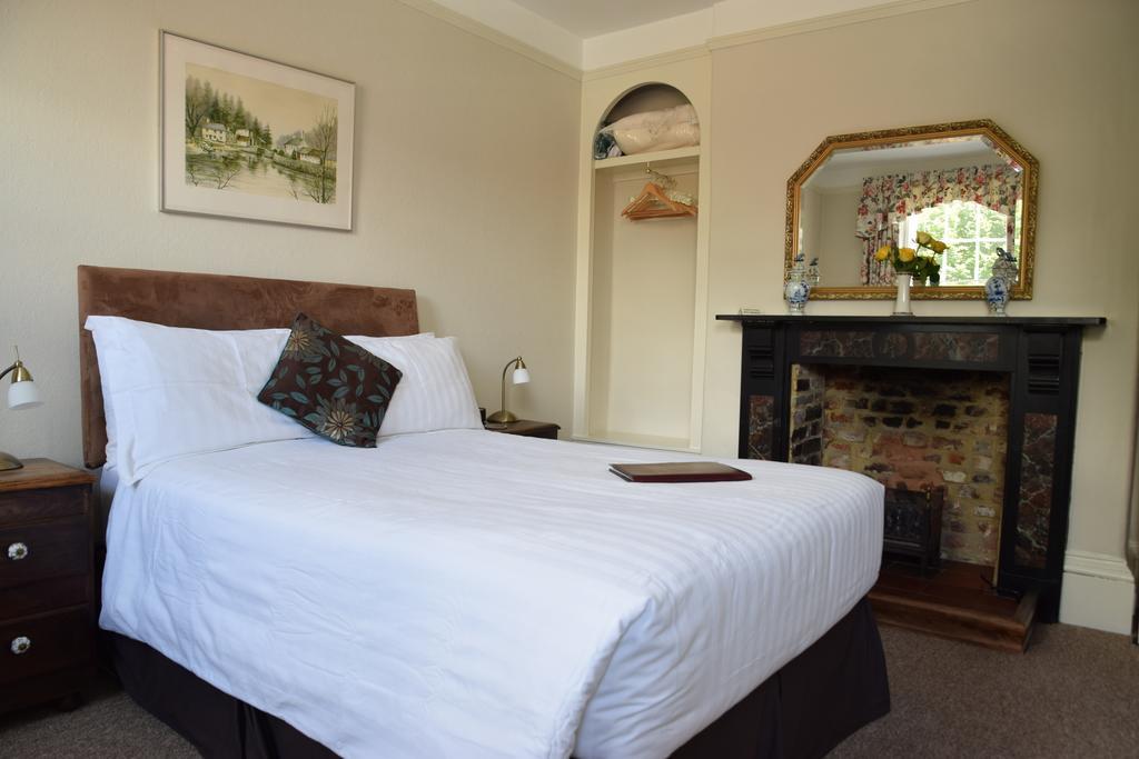 Cathedral View B & B Salisbury Bagian luar foto